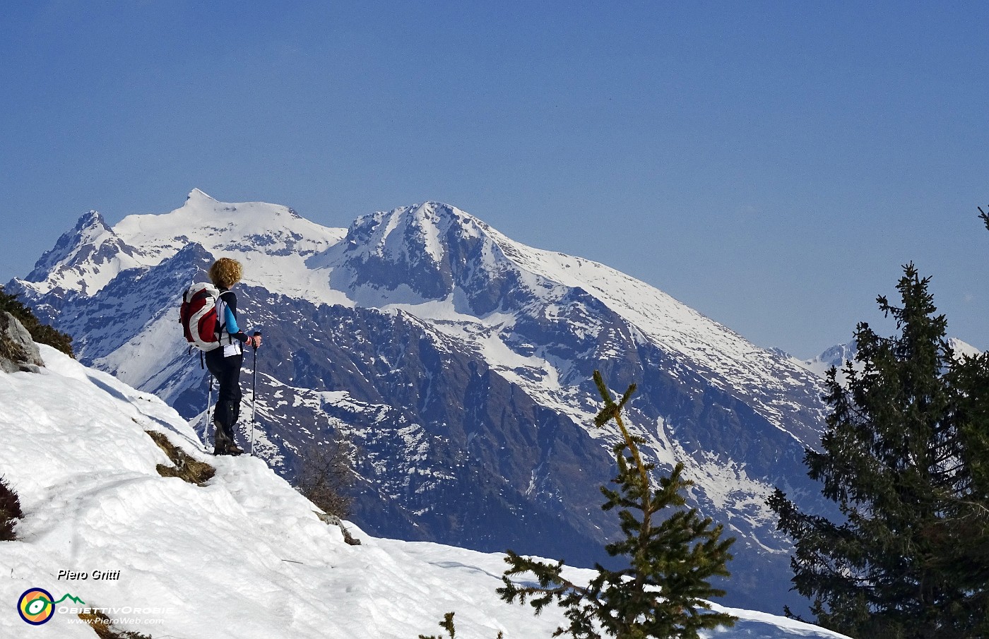 28 Zoom verso Tornello, Tornone e Valle del Tino.JPG -                                